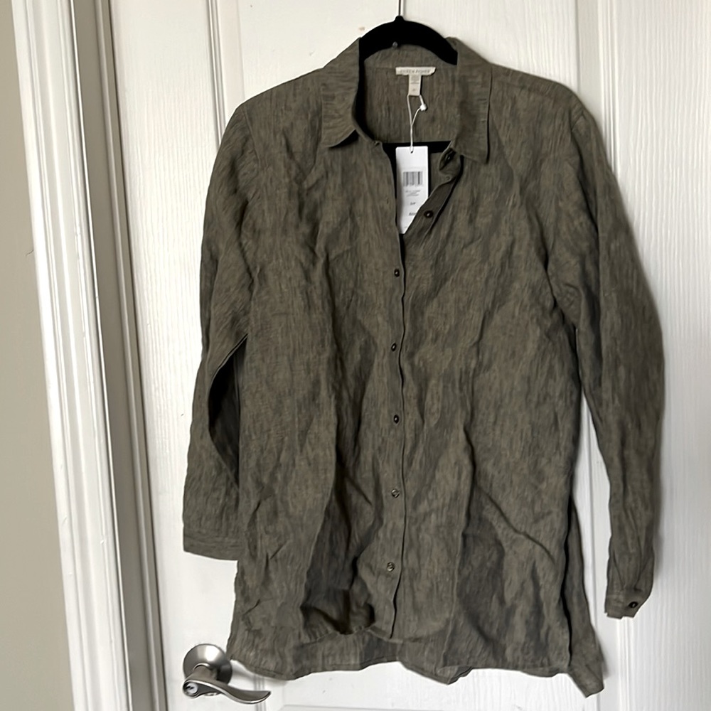 Eileen Fisher organic linen long sleeve button shirt.  Olive.